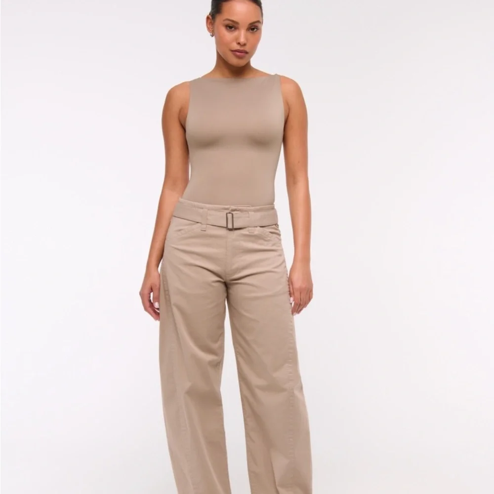 Abercrombie & Fitch Taupe Bodysuit - Picture 2 of 4